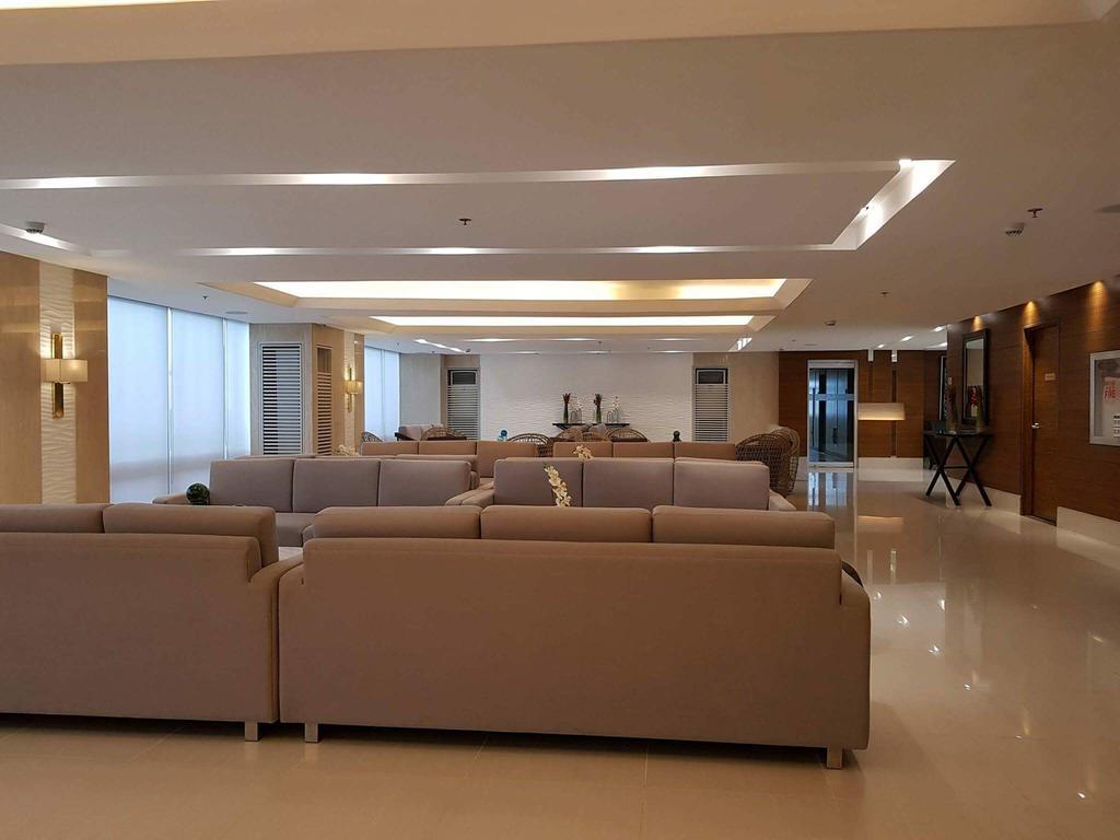 Studio Unit At The Breeze Residences Manila Esterno foto